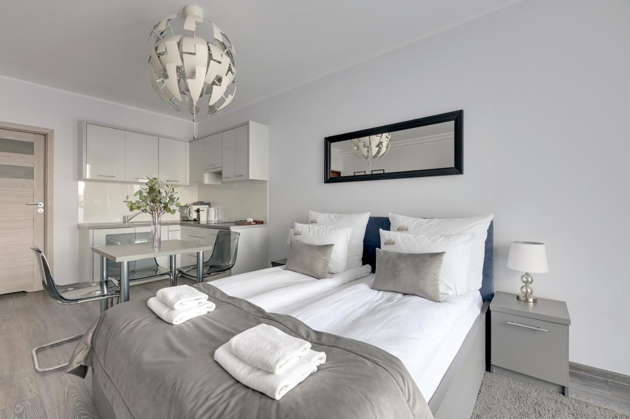 Downtown Apartments Sadova City Center & Parking กดัญสก์ ภายนอก รูปภาพ