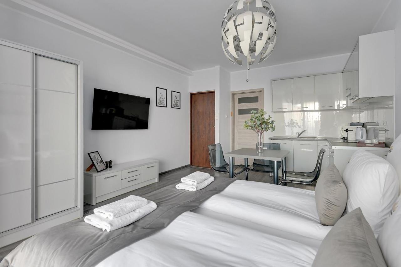 Downtown Apartments Sadova City Center & Parking กดัญสก์ ภายนอก รูปภาพ